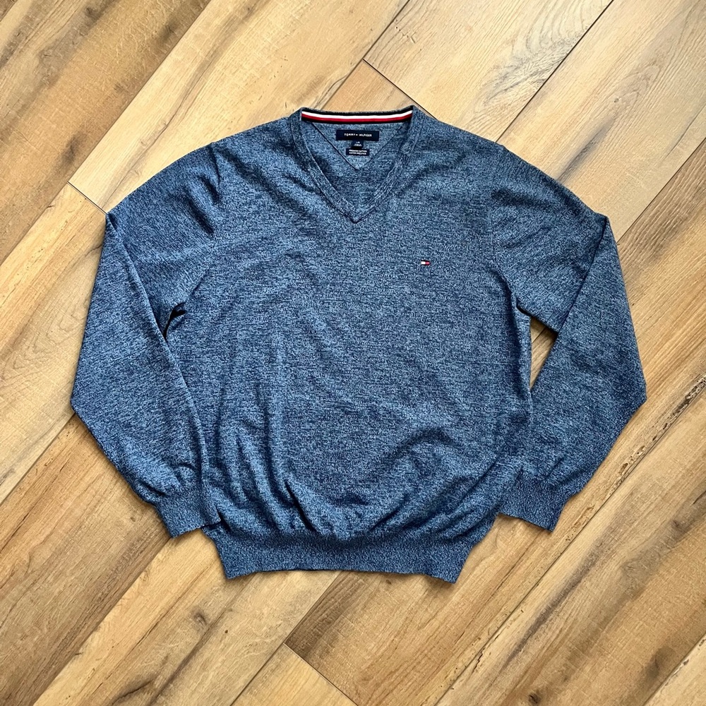 Men’s Tommy Hilfiger V-Neck Sweater, Blue Heather Large, NWOT